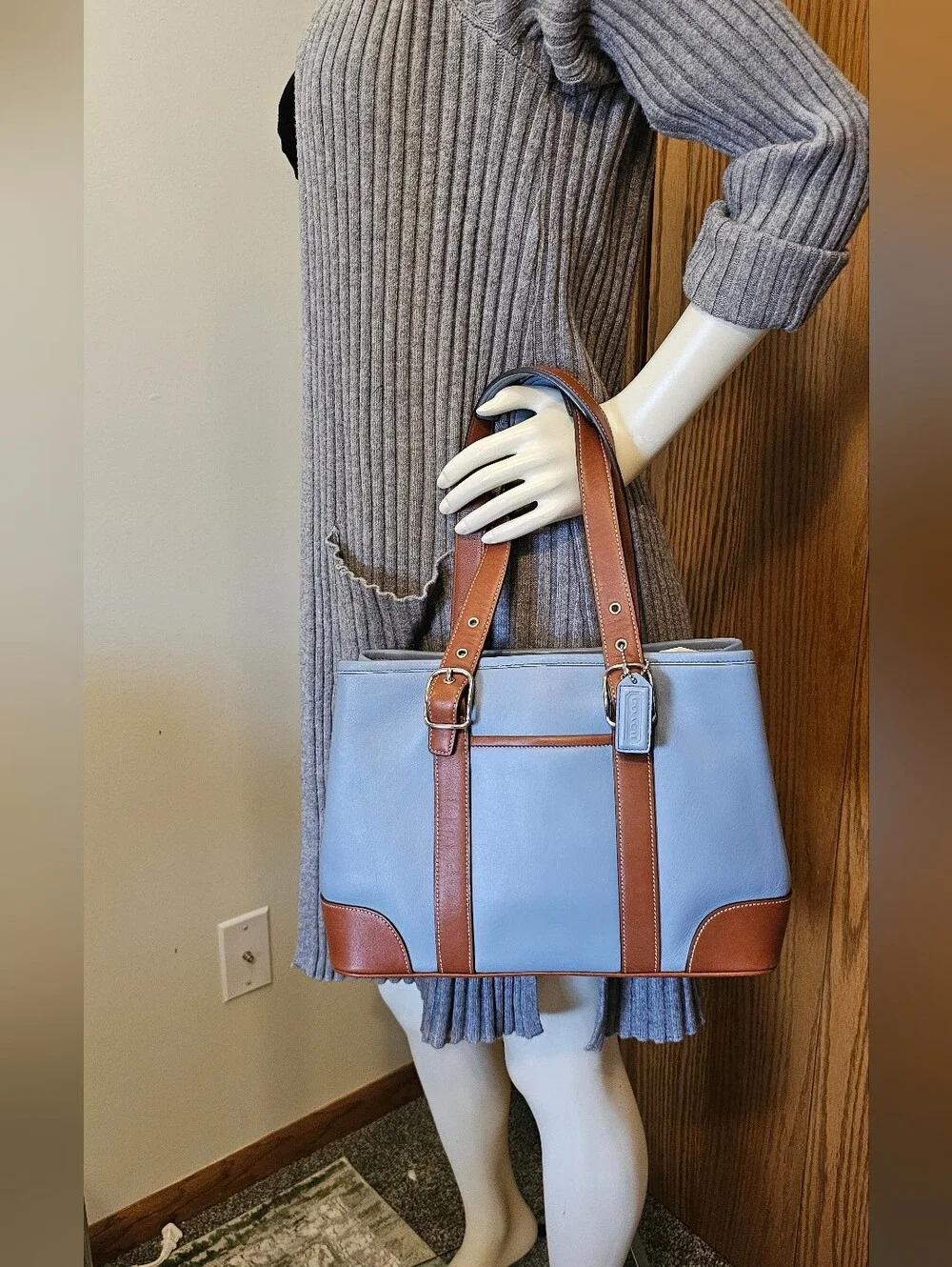 Coach Hampton Leather Tote Bag ( Model 7588)